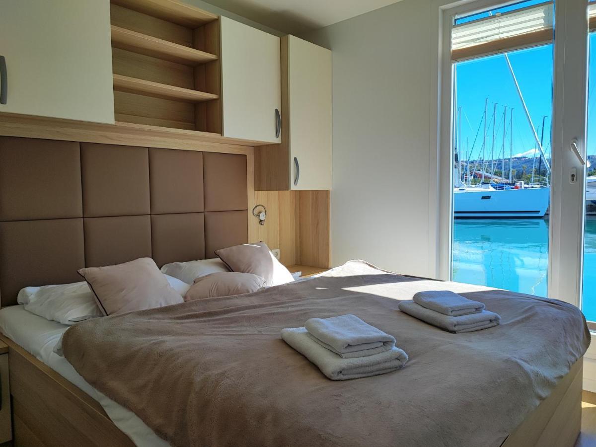 Вилла Sea Lux Floating House Ajda Portorose Экстерьер фото